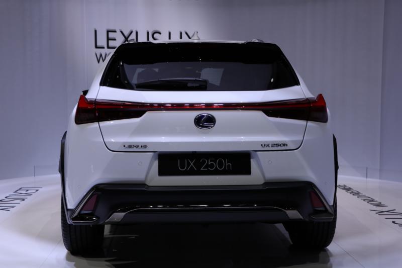  - Lexus UX | nos photos depuis le salon de Genève 2018